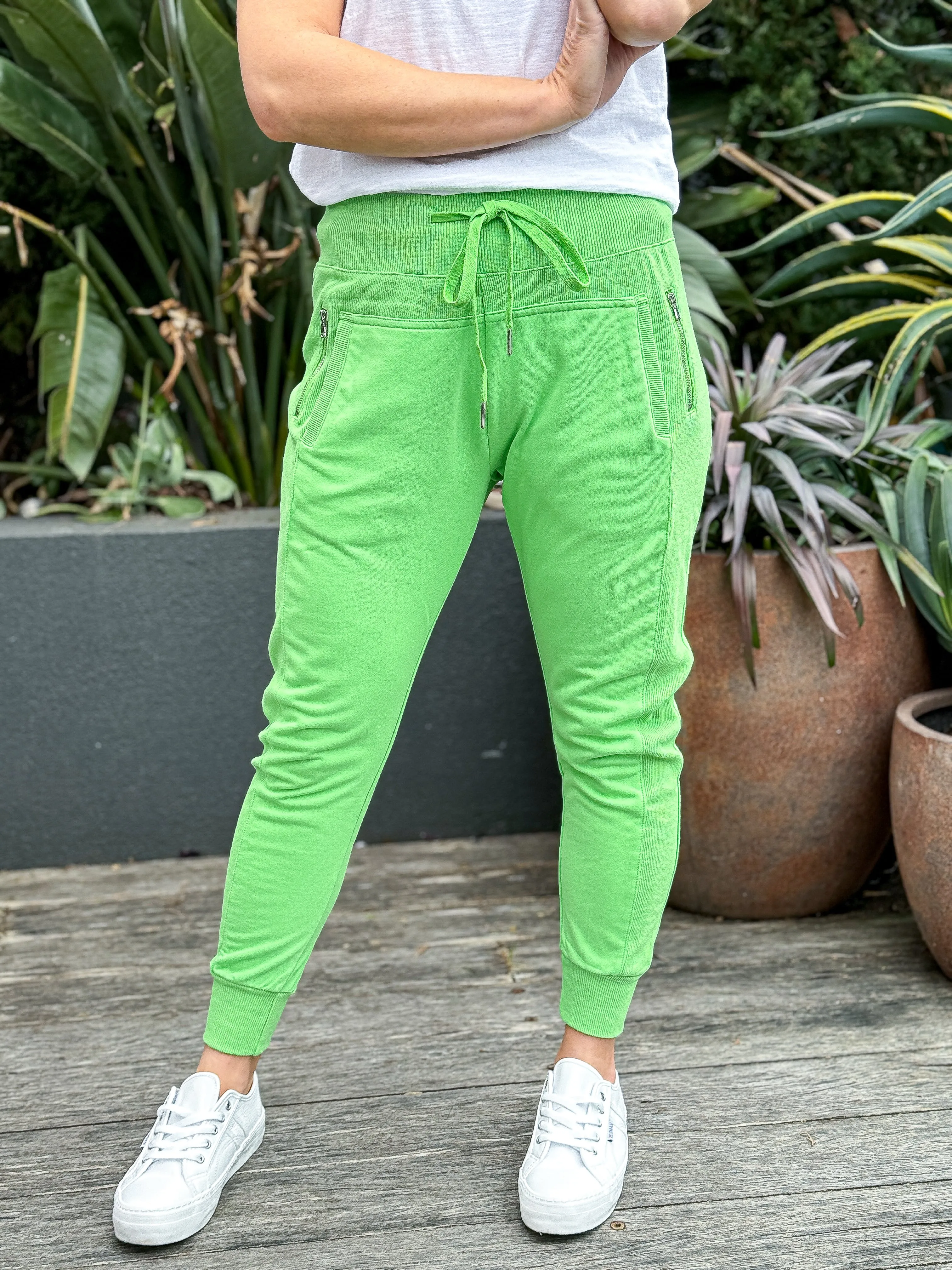 Byron Jogger -Apple Green