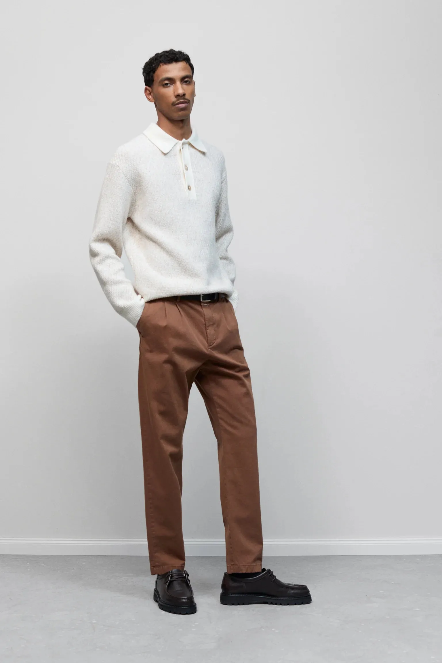 Closed Chestnut Brown Bergen Tapered Pant