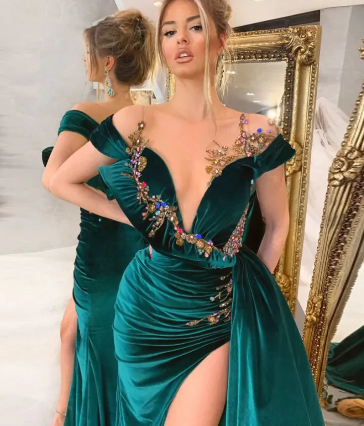 Off The Shoulder Velvet Unique Long Prom Dress With Appliques      fg407