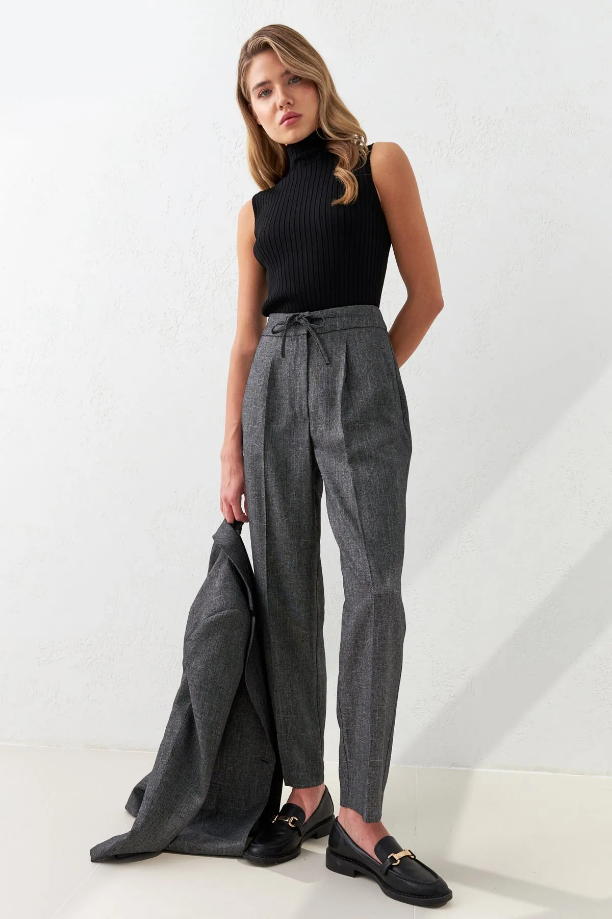 Setre Relaxed Cut Tie-Down Trousers Black