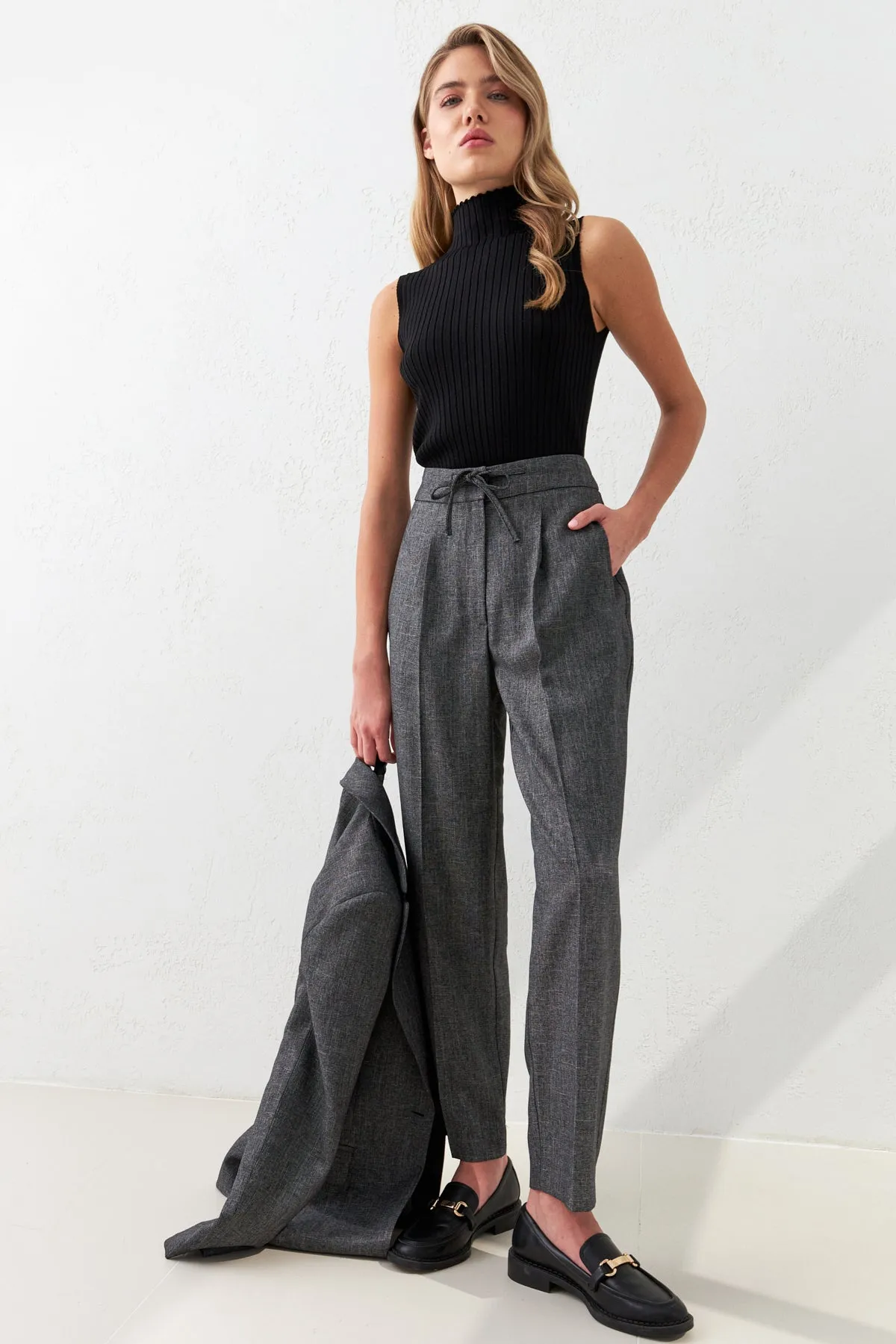 Setre Relaxed Cut Tie-Down Trousers Black