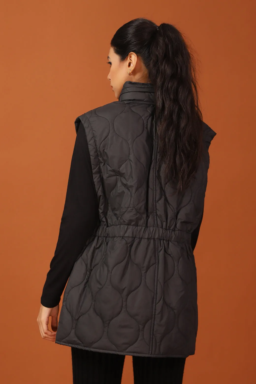 SLEEVELESS QUILTED JACKET