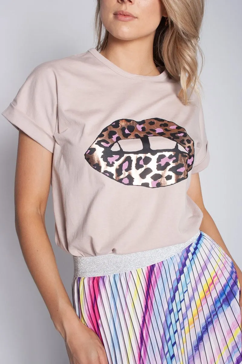 The Others - Relaxed Tee - Clay Rose / Leopard Lips