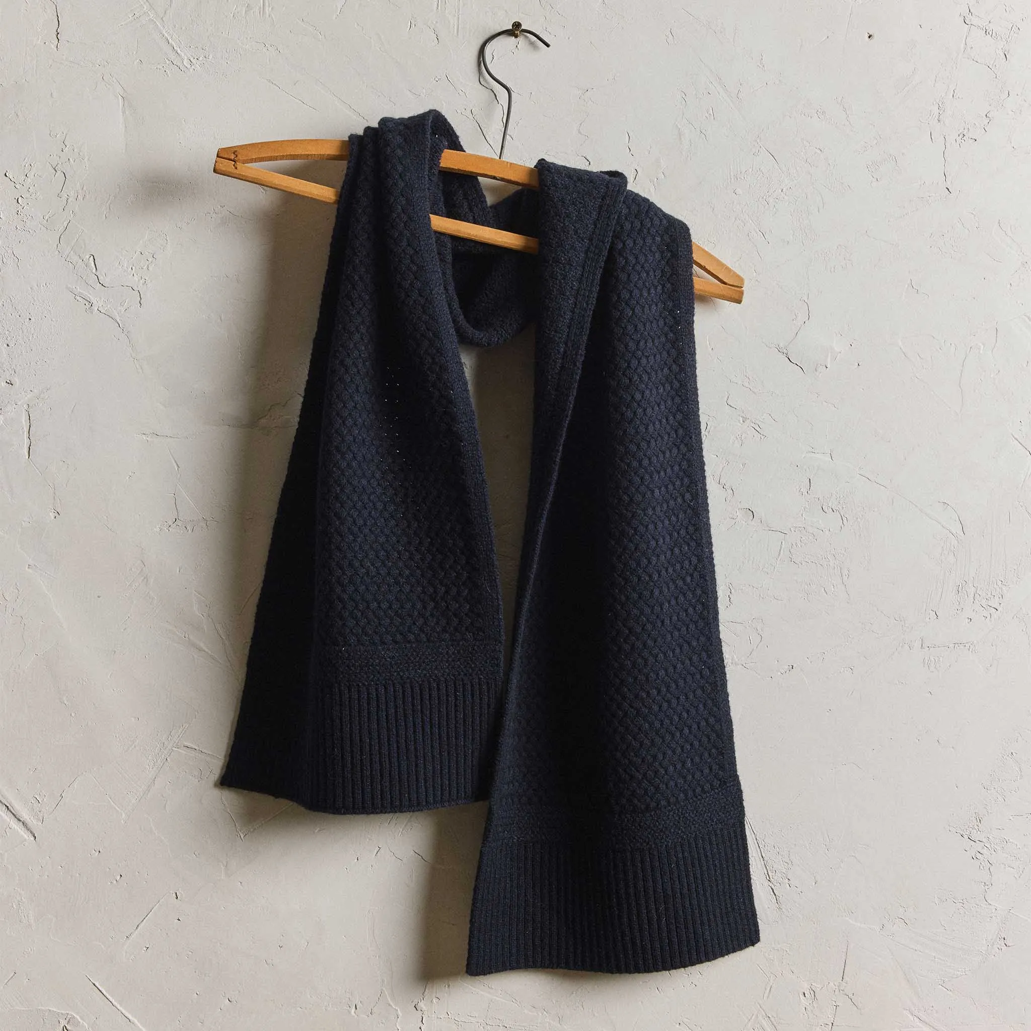 The Textured Knit Scarf in Heather Navy Merino