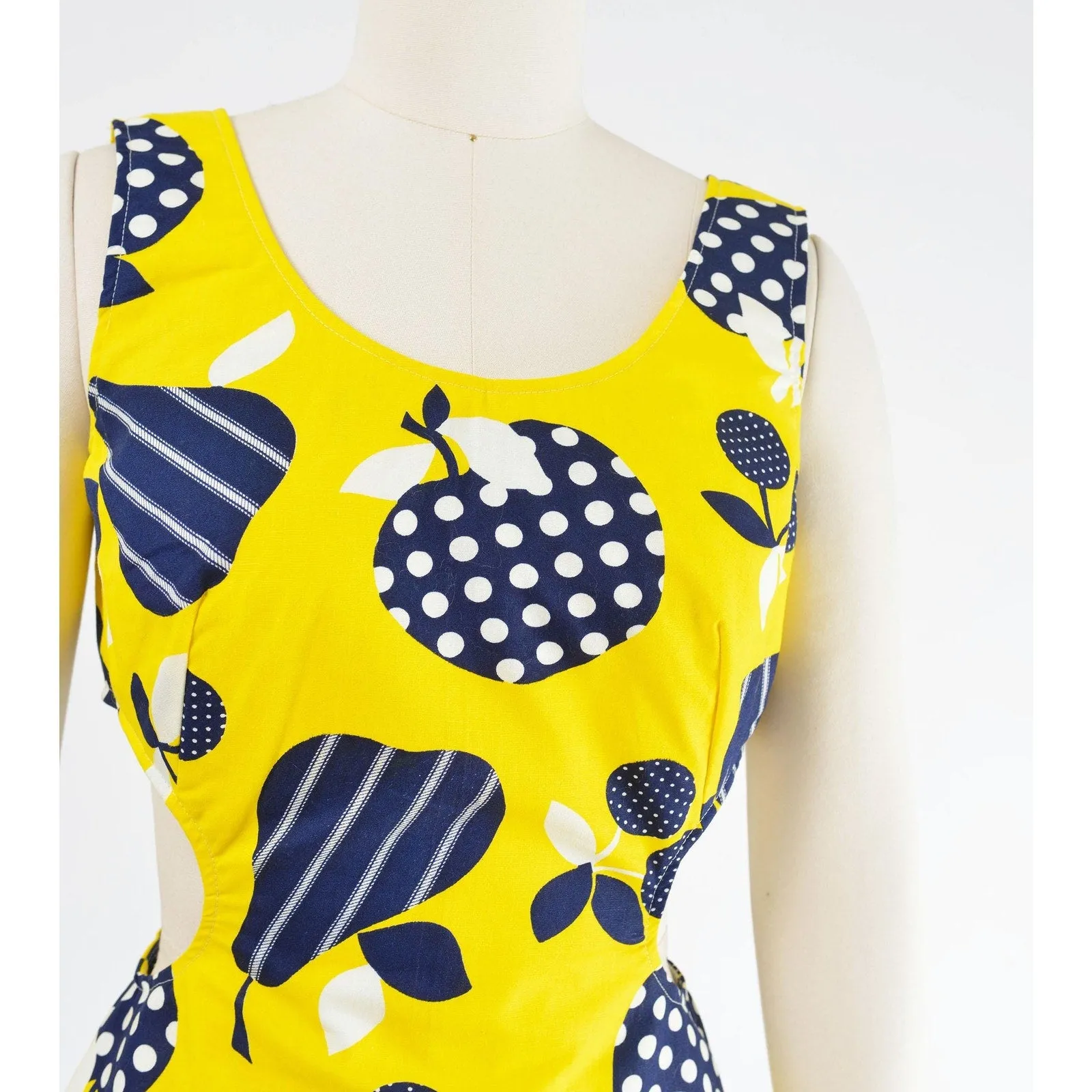 Vintage 60s Mod Yellow Fruit Print Cotton A-line Dress with Midriff Waist Cut Outs size XS S