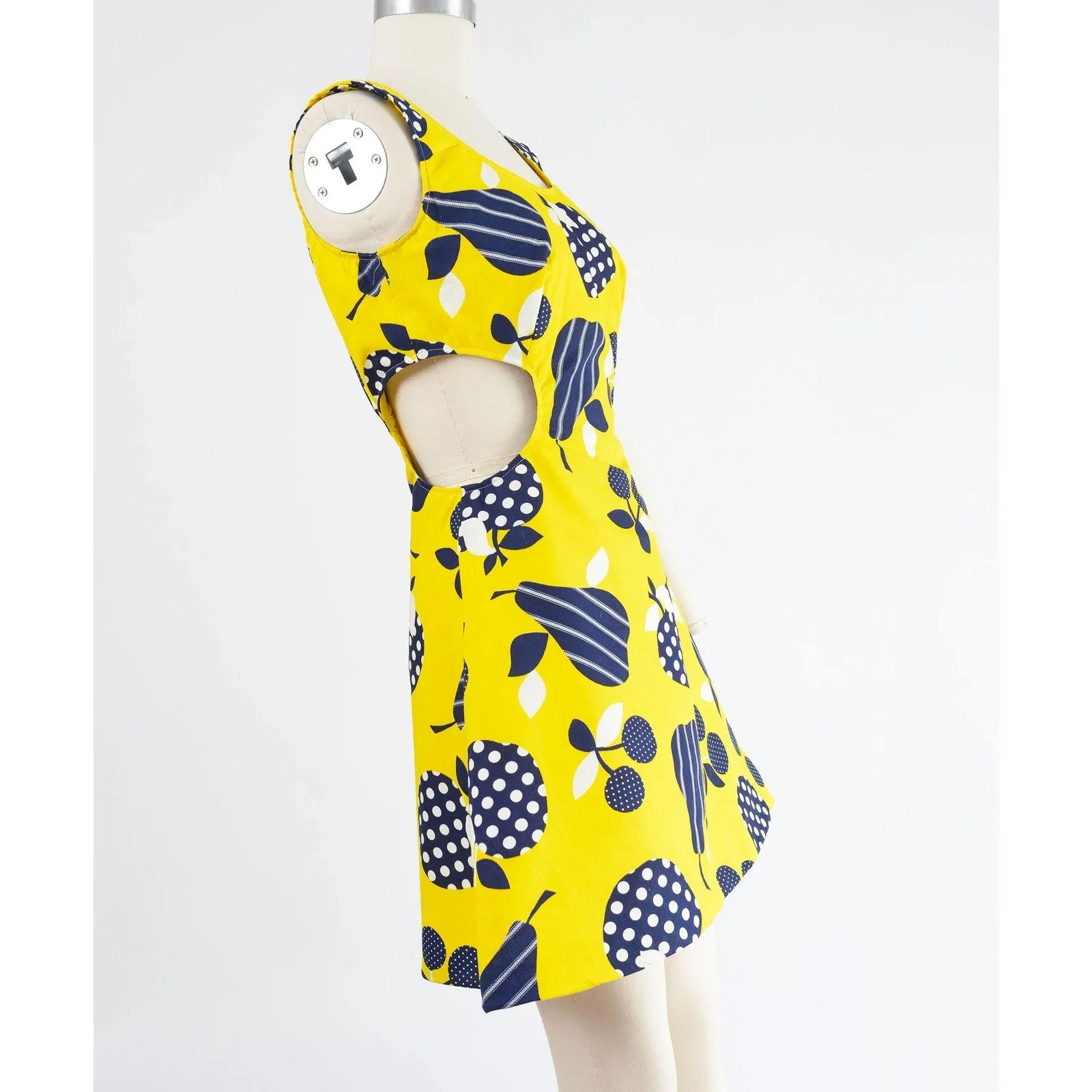 Vintage 60s Mod Yellow Fruit Print Cotton A-line Dress with Midriff Waist Cut Outs size XS S