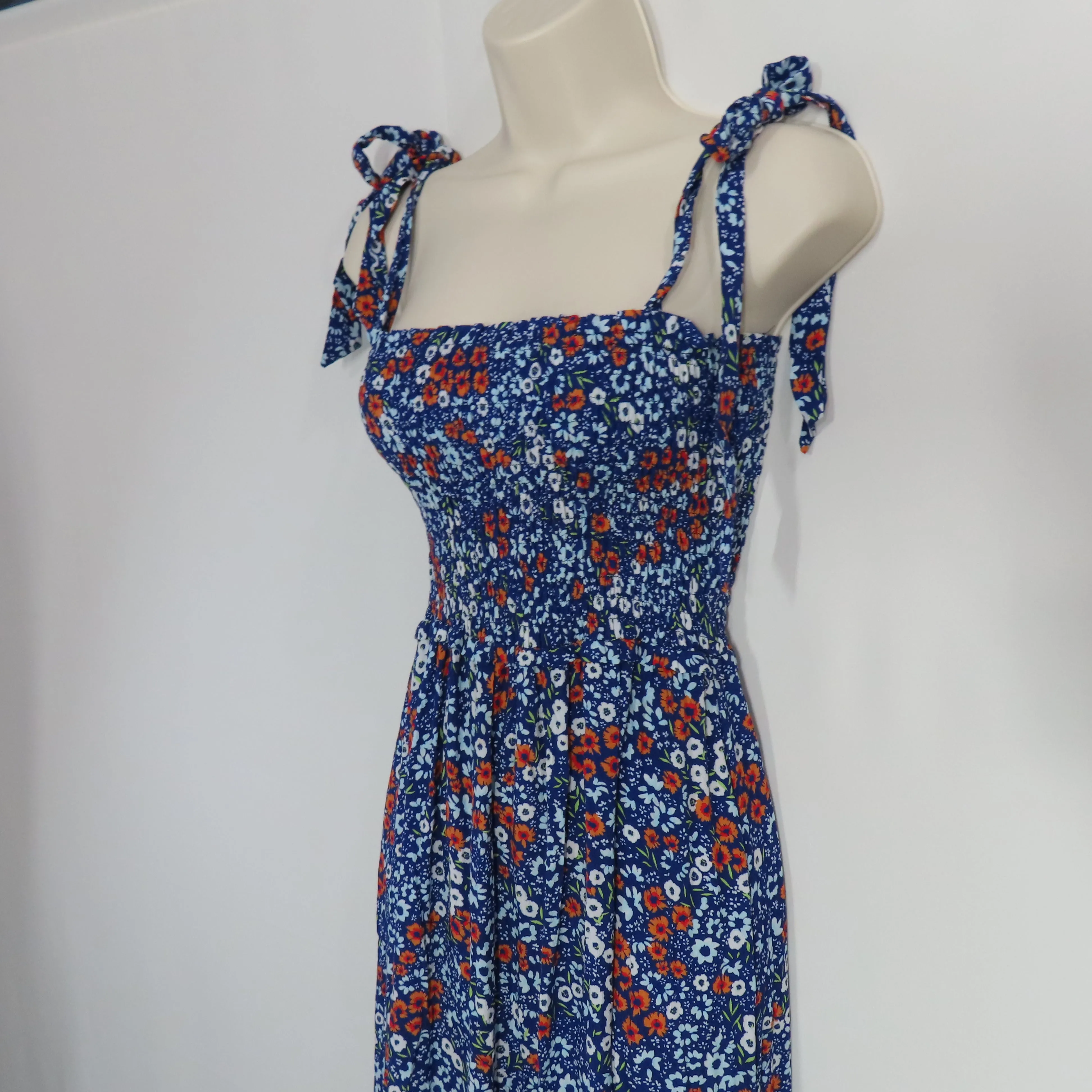 Yumi Kim Blue Floral Laurel Maxi Dress Blossom Navy Tie Straps Smocked Top Size Small